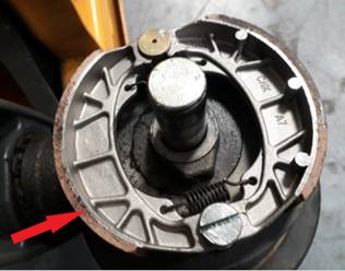 Figure 1: Uncovered brake assembly of an affected manual hand pallet truck 